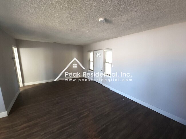 Foto del edificio - 1 br, 1 bath House - 6729 5th Street