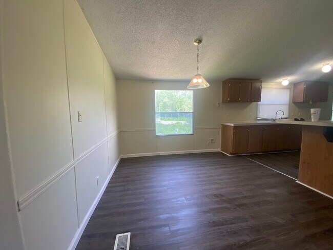 Foto del edificio - 225 County Road 328 S