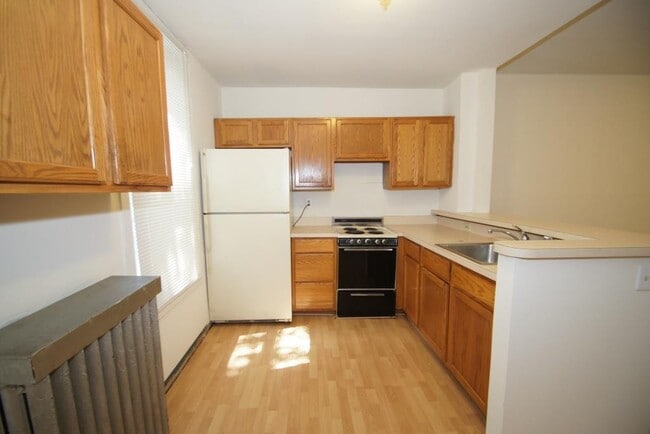 Building Photo - 2634 Poplar St