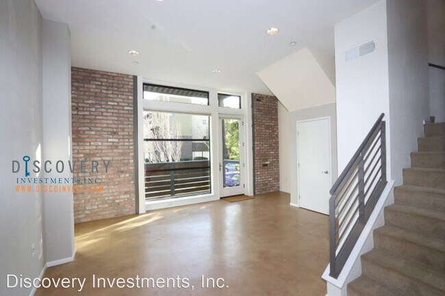 Building Photo - 2 br, 2.5 bath House - 1214 66th St.