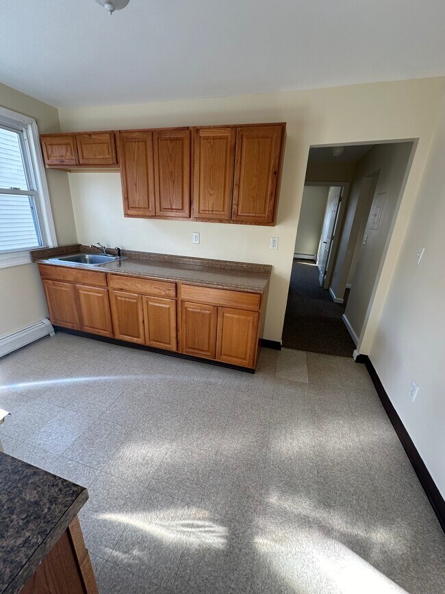 Building Photo - 59 Hine St