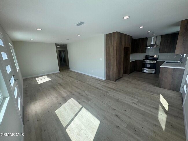 Foto del edificio - 2230 Marshall Avenue