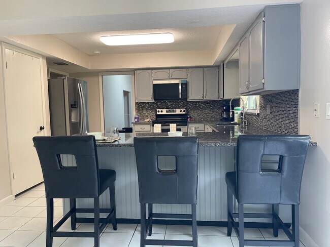 Foto del edificio - 305 W Sweetwater Creek Dr