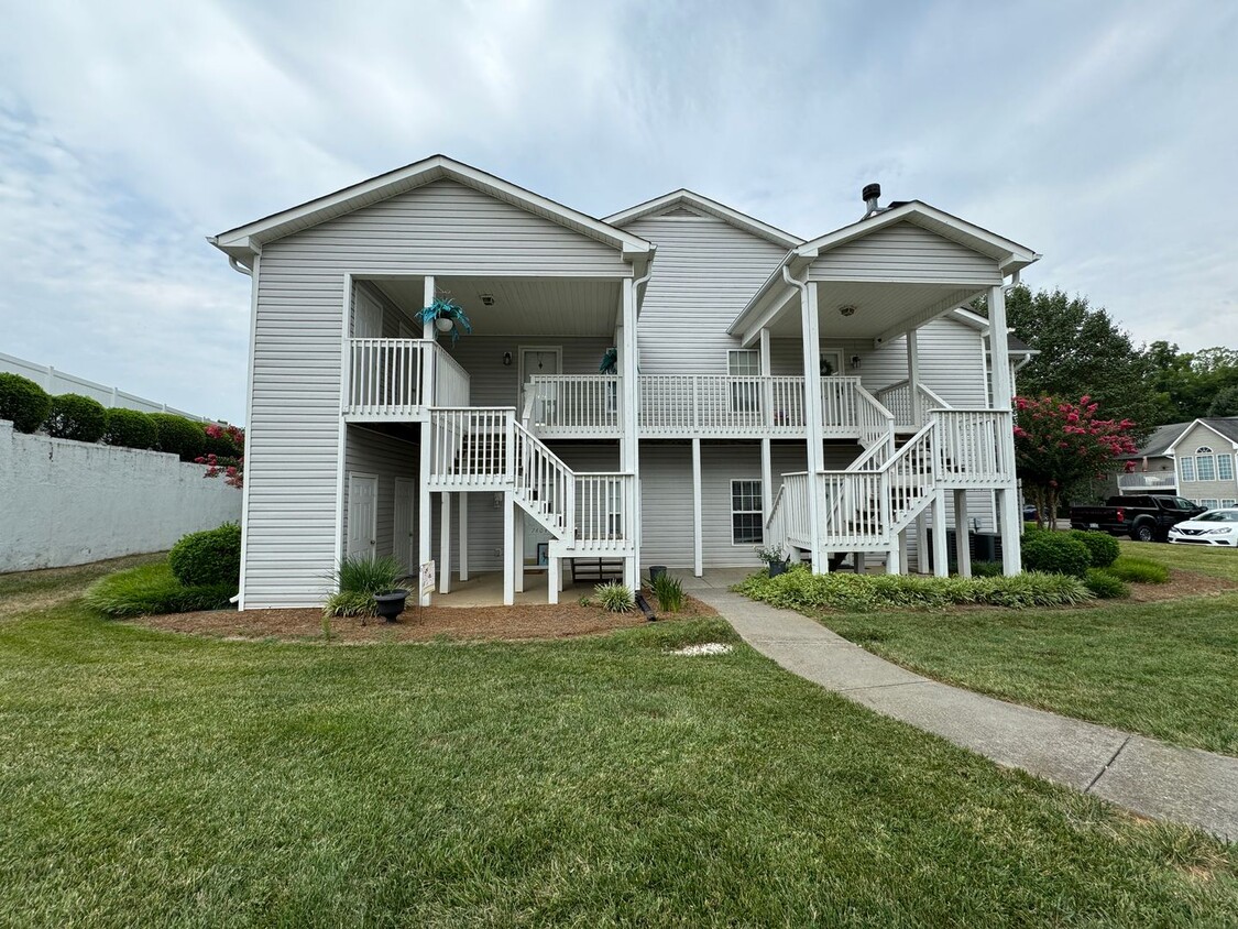 Primary Photo - 7424 Riverview Knoll Ct