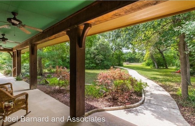 Building Photo - 4 br, 3 bath House - 422 Thousand Oaks Loop