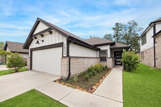 Building Photo - 1600 Portia Ln
