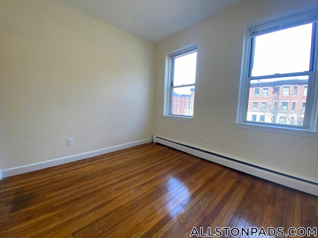 Building Photo - 64 Brighton Ave