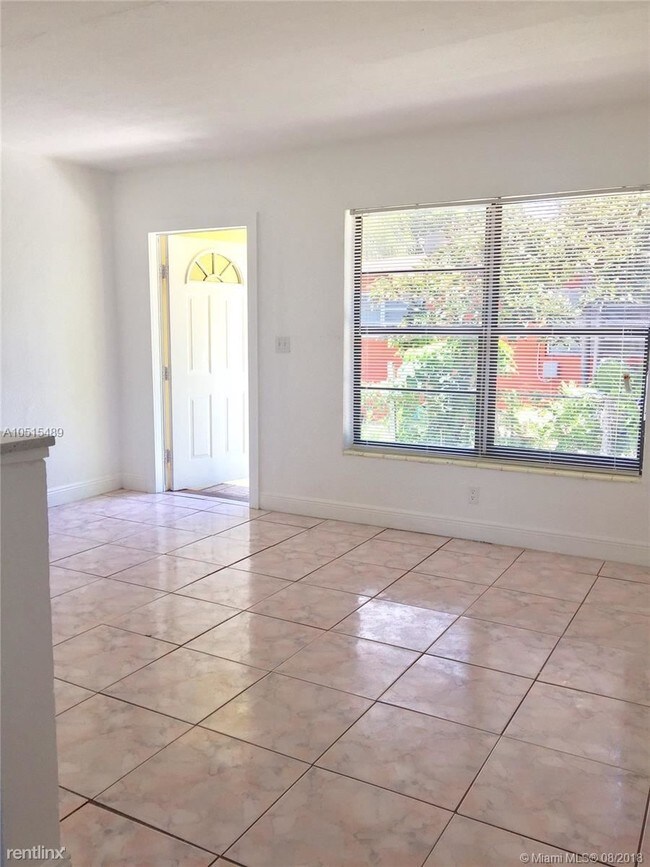 Foto del edificio - 2 br, 1 bath Duplex - 1720 NW 50th St # 1722