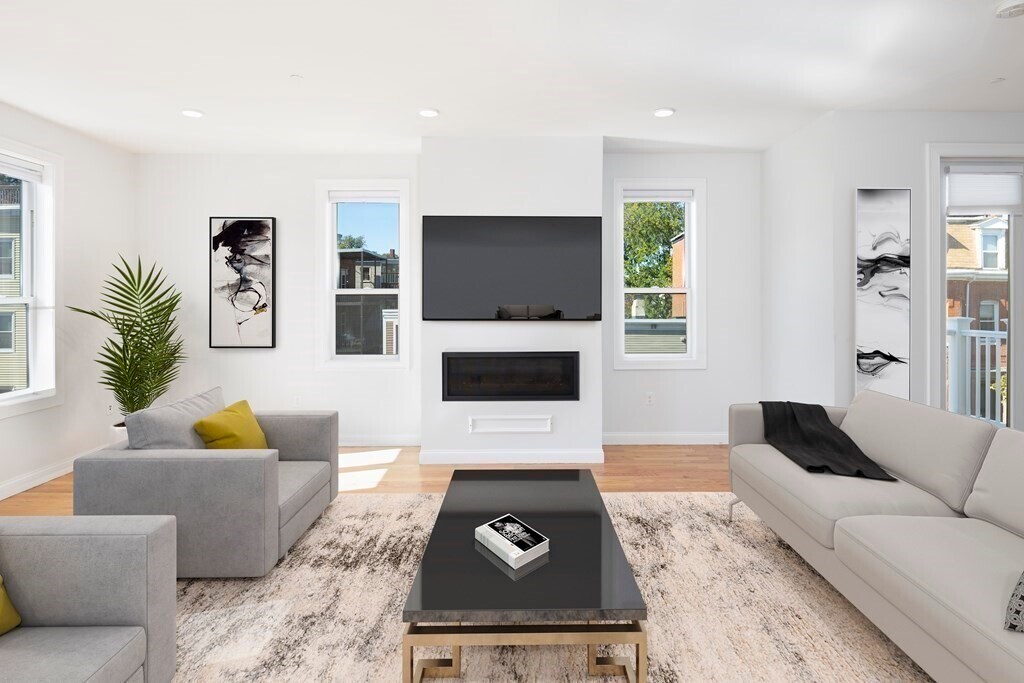 Foto principal - 928 E Broadway