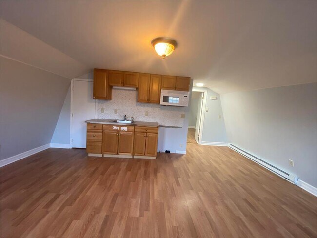 Building Photo - 537 S Green St