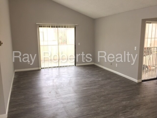 Building Photo - 7924 Stark Dr