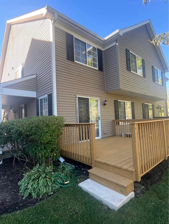 Building Photo - 464 Village Creek Dr