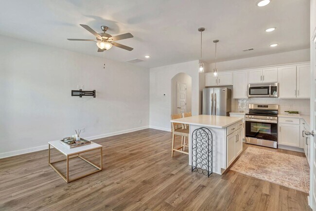 Foto del edificio - Hendersonville Townhome