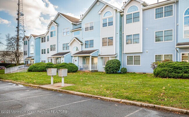 Building Photo - 834 Edpas Rd