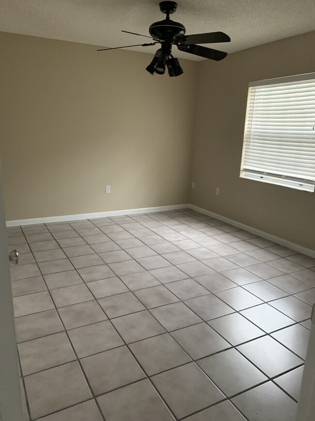 Foto del edificio - 4135 Cedar Creek Cir