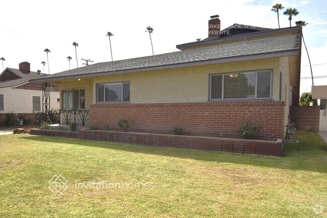 Building Photo - 9515 Samoline Ave