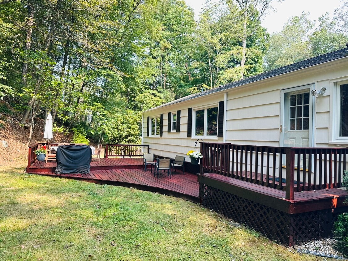 Foto del edificio - 43 Kent Hills Ln