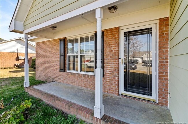 Foto del edificio - 106 Hawthorn Dr