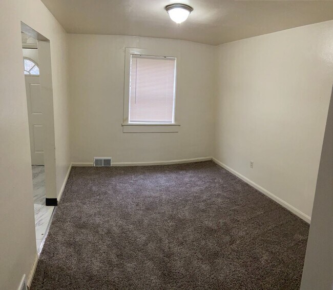 Foto del edificio - 3 Bedroom 1 Bath in Penn Hills