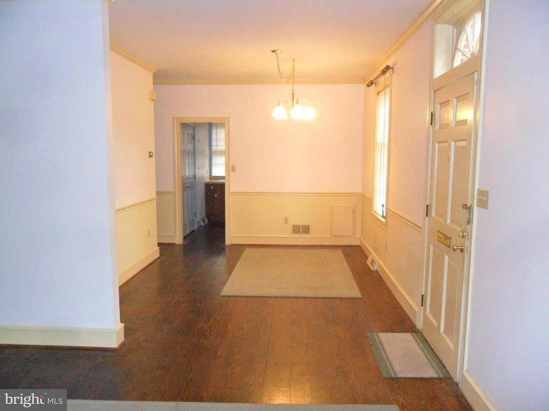 Primary Photo - 500 Delaware St