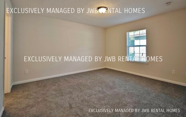 Building Photo - 9070 3rd Ave