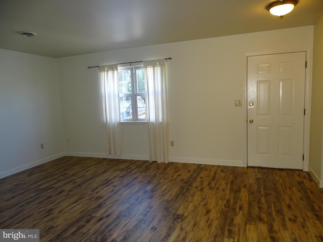 Primary Photo - 2337 McCleary Dr