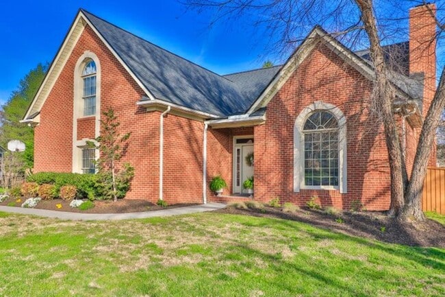 Building Photo - Knoxville 37934 - Farragut - 4 Bedroom, 2....