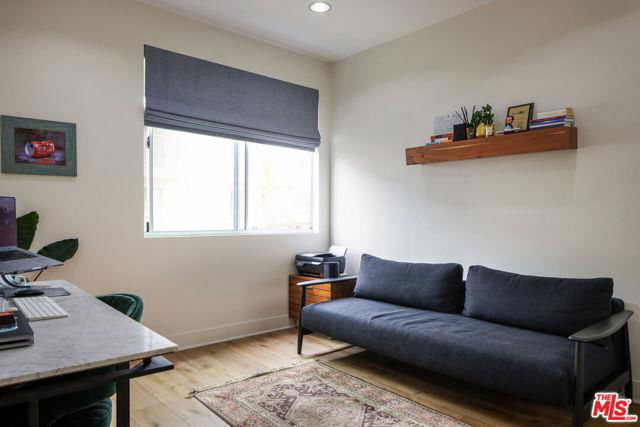 Foto del edificio - 108 S Croft Ave