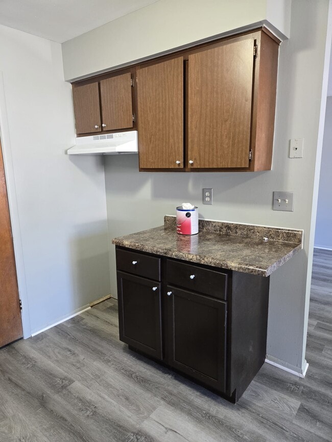 Kitchen Counter - 11646 San Jose