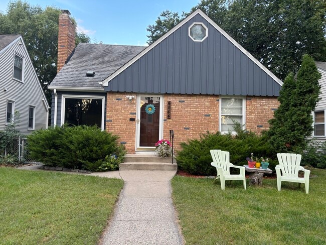 Building Photo - 4444 Cedar Ave S