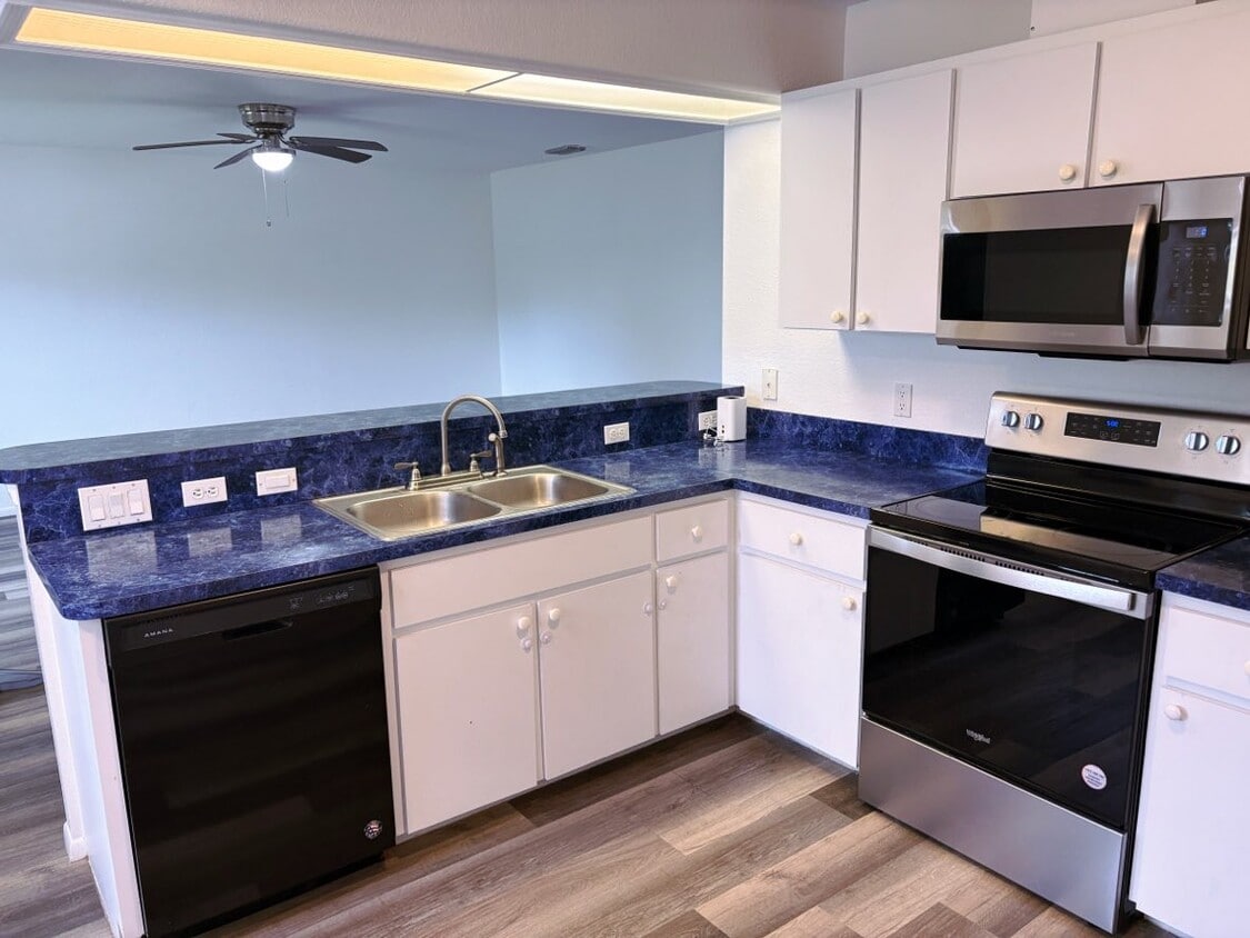 Foto principal - 1061 Nomad Rd