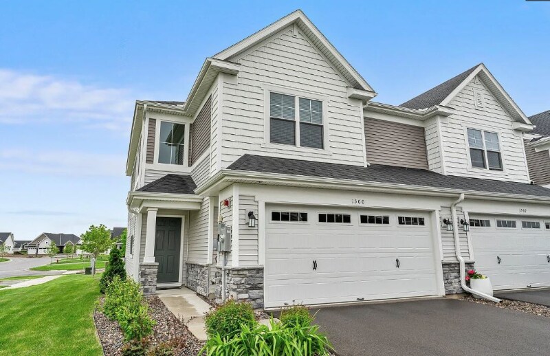 Primary Photo - 1500 Dogwood Ln
