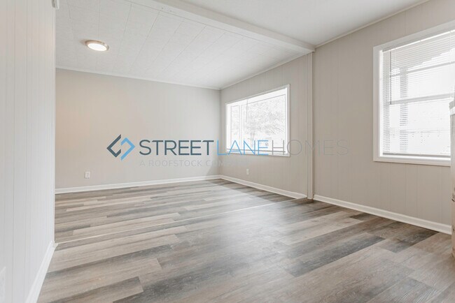 Foto del edificio - 5621 Buxton Dr