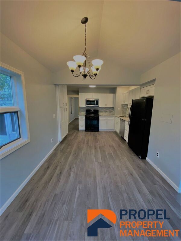 Foto del edificio - 3345 Edgewood Dr