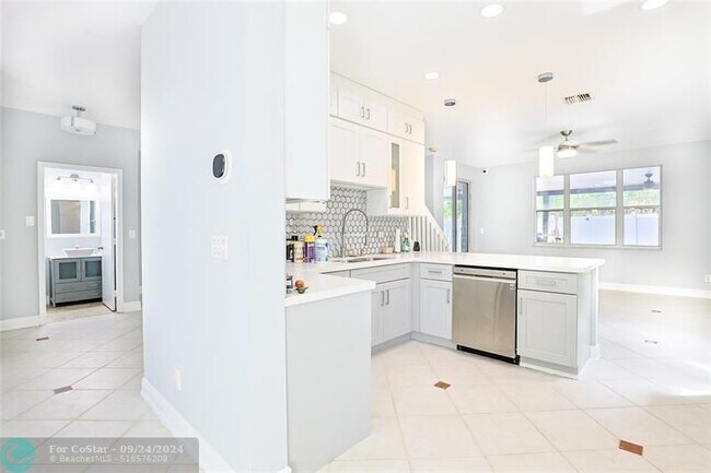Building Photo - 2788 SW 177th Ave