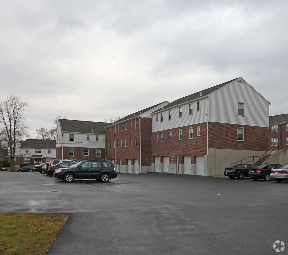 Hillcrest Manor Apartments Apartments in Utica, NY