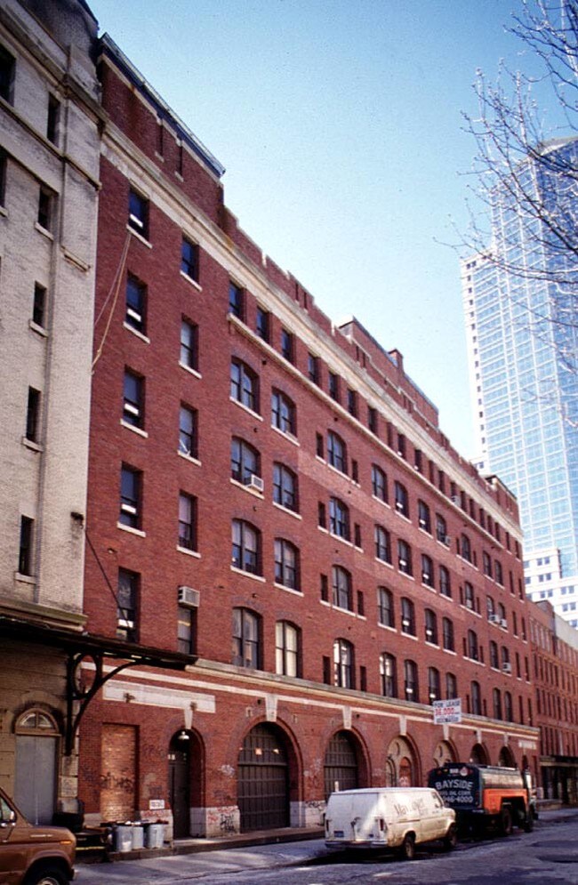 Foto del edificio - 60-60 Beach St
