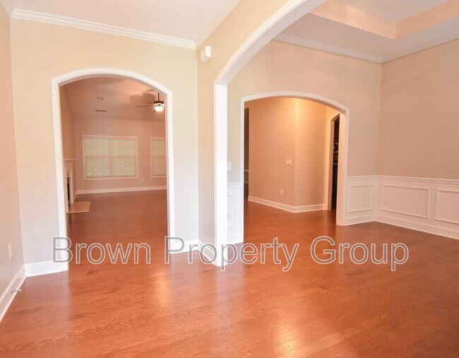 Foto del edificio - 10 Spring Pond Ln