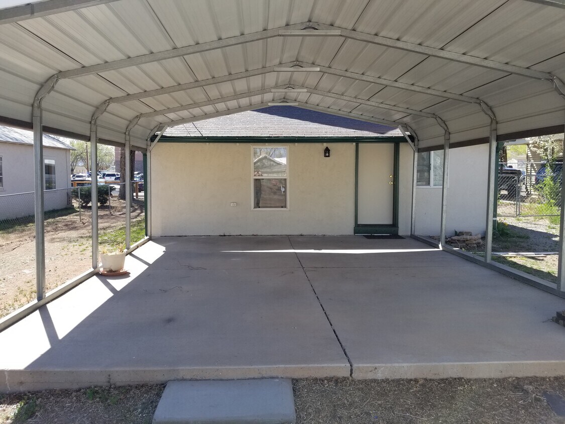 Foto principal - 126 S Maple St