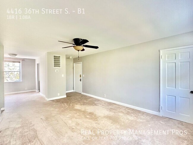 Building Photo - Beautiful Fairlington Top Floor Condo!