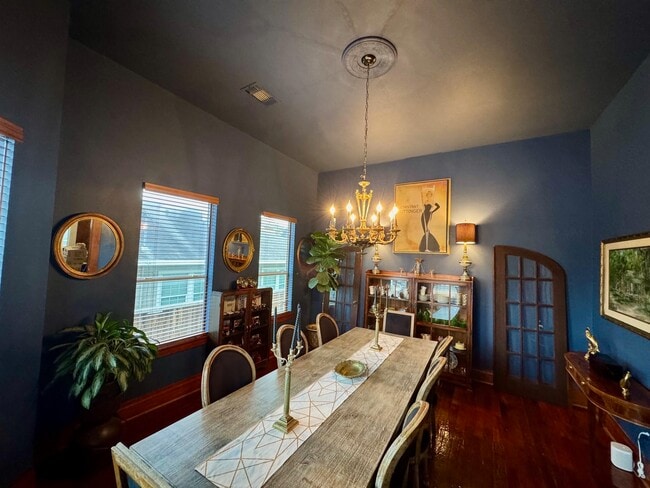 Building Photo - 1615 Houston Ave