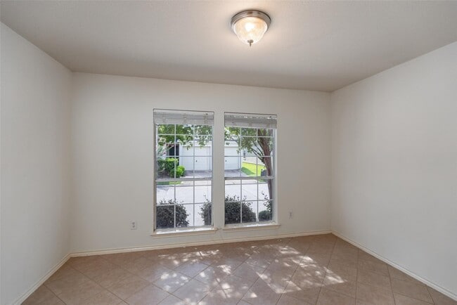 Building Photo - 11712 Logan Ridge Dr