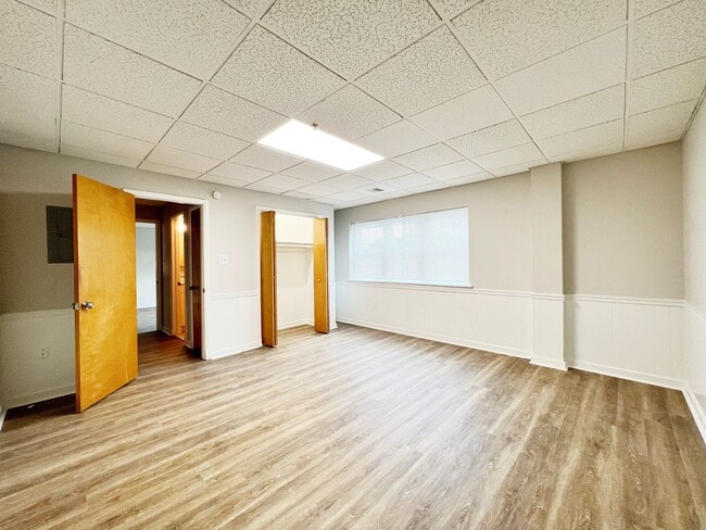 Interior Photo - 829-833 Conestoga Road