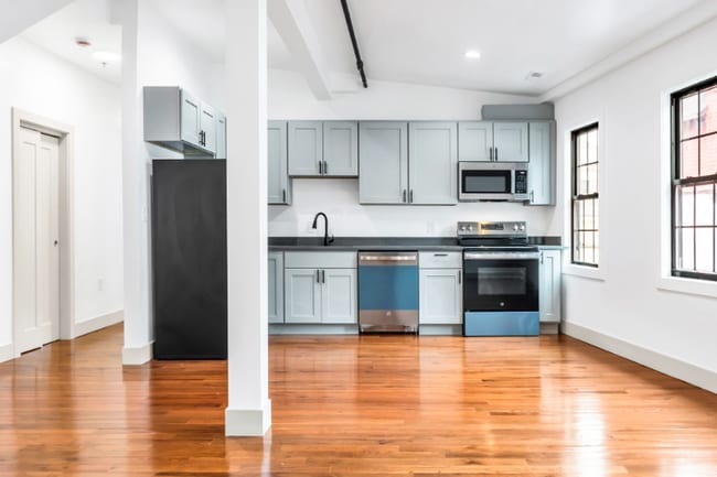 Foto del edificio - 2 Charles St