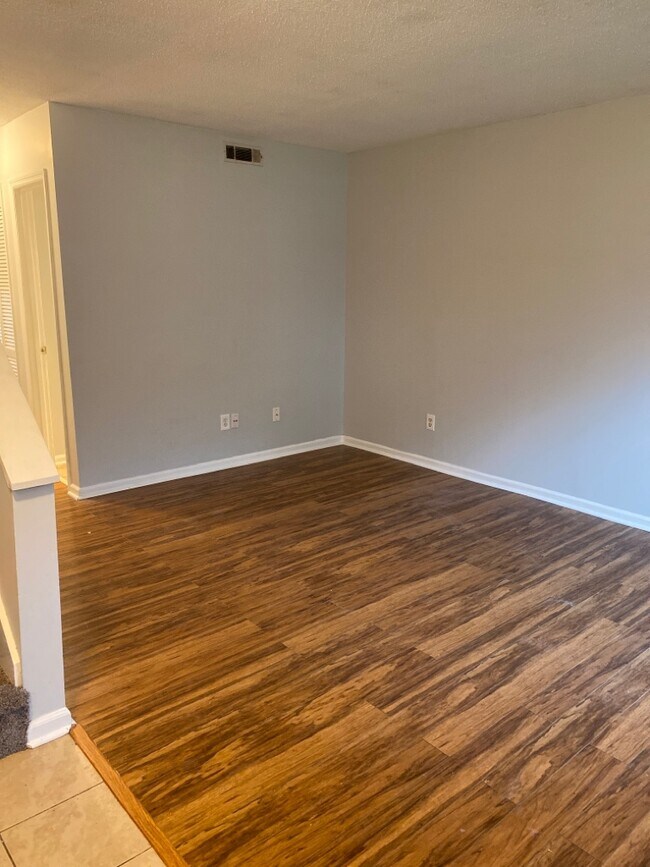 Foto del edificio - 111 Timber Ln