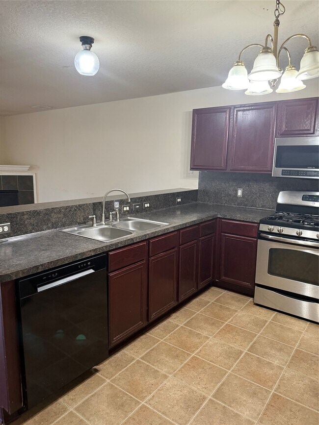 Foto del edificio - 1330 Reedpoint Dr