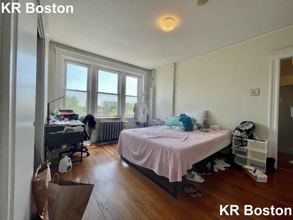 Primary Photo - 5 Lansdowne St