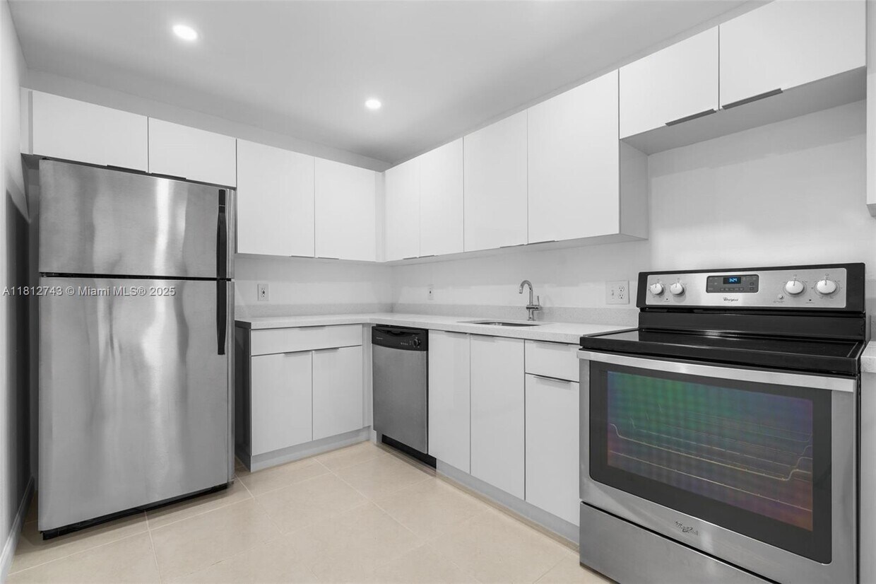Foto principal - 4222 Inverrary Blvd