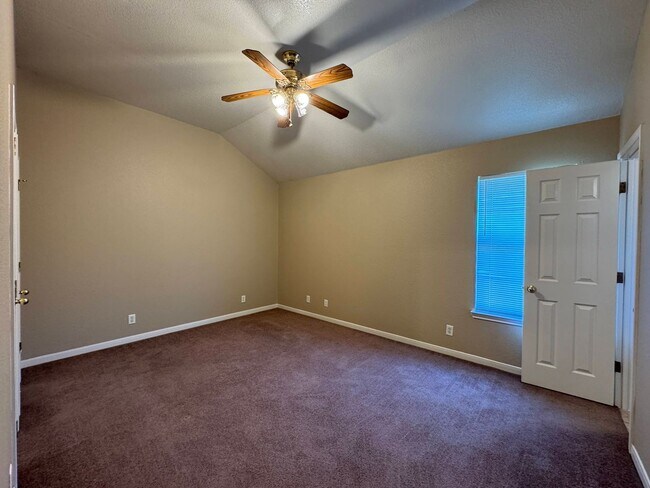 Building Photo - 4803 John David Dr