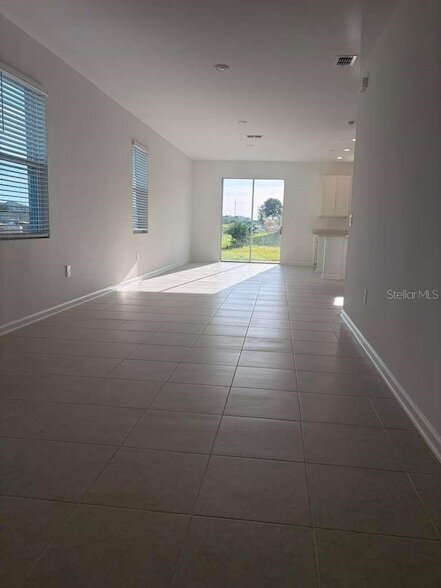 Foto del edificio - 6097 Zen Wy
